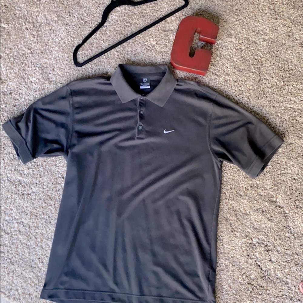 NIKE men’s golf shirt